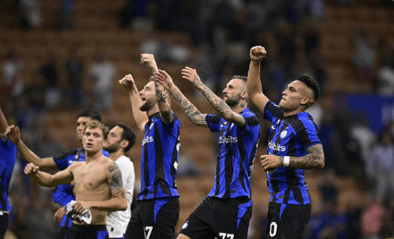 Scotto：步行者对国王的埃利斯感兴趣 有球队也有意步行者的沃克（Scotto称步行者有意国王后卫埃利斯，多队也盯上步行者的沃克）