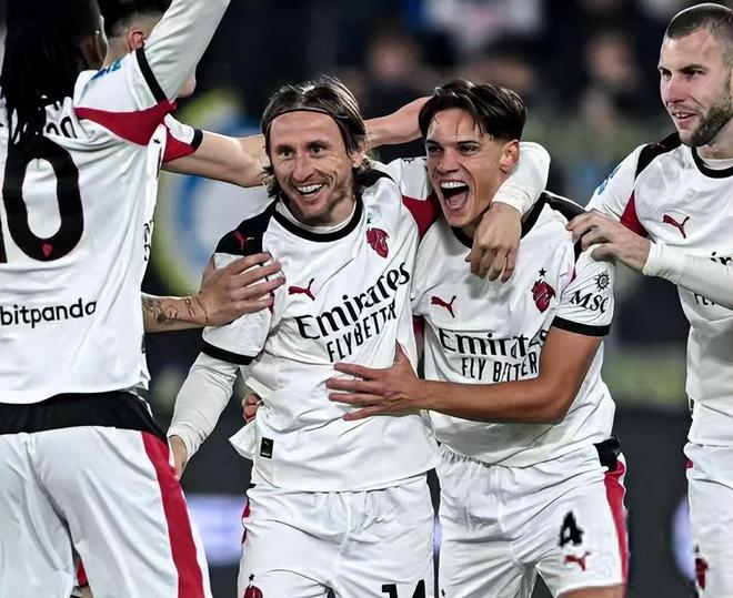 记者：埃德松经纪人不再谈续约，球员身价可能降至3000-4000万（记者：埃德松经纪人暂停续约沟通，球员估值或降至3000万-4000万）