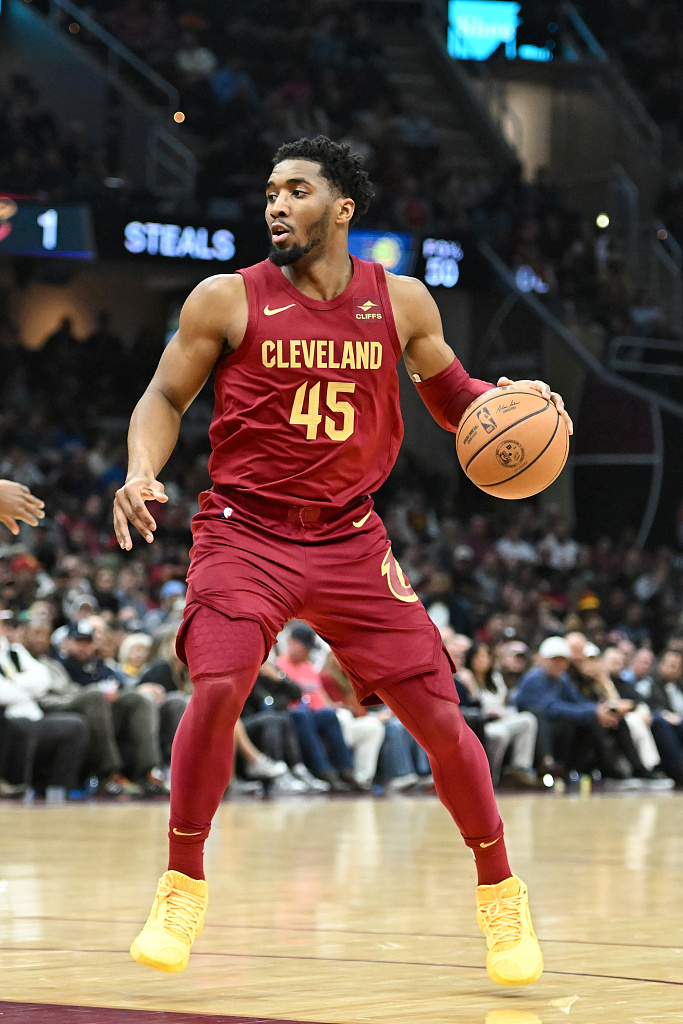 76人队记：恩比德明日对阵篮网升级为大概率出战（76人记者：恩比德状态提升，明日战篮网被列为大概率出战）