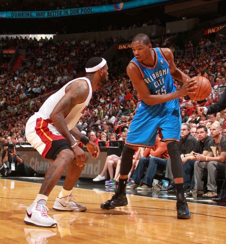 迪卡尼奥：希门尼斯的绝杀巴雷拉要负责，他就站在那里不动（迪卡尼奥点名巴雷拉：目送希门尼斯绝杀，站着不动该负责）