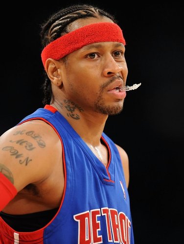 本世纪五大联赛主帅连续3次下课最短时间前10：尤里奇两度上榜（本世纪五大联赛主帅三次被解雇间隔最短前十：尤里奇两次入围）